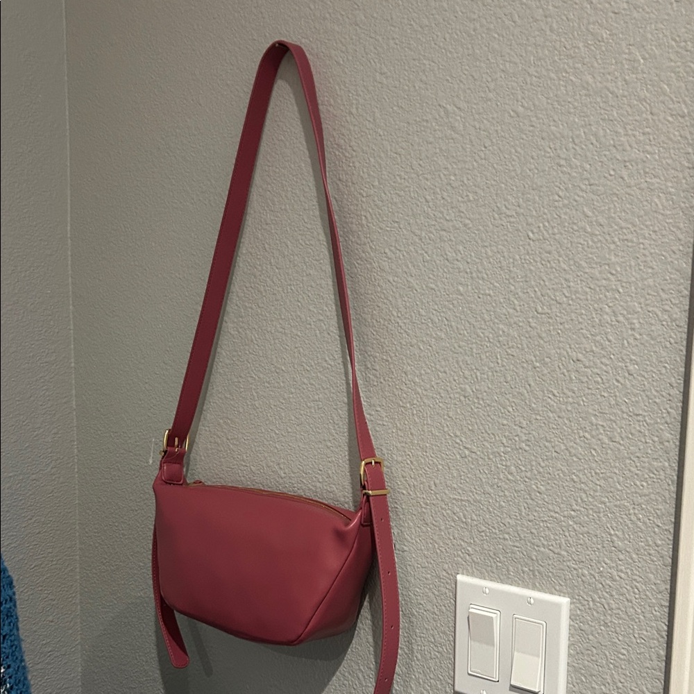 Three beautiful handbags! New you will get all three. - Picture 6 of 13